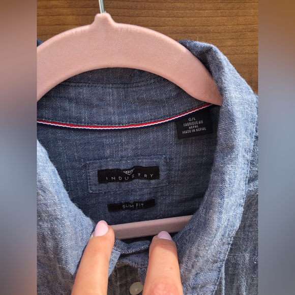 INDUSTRY-Slim fit linen-denim look short sleeve button down shirt. Size L. - Picture 9 of 11